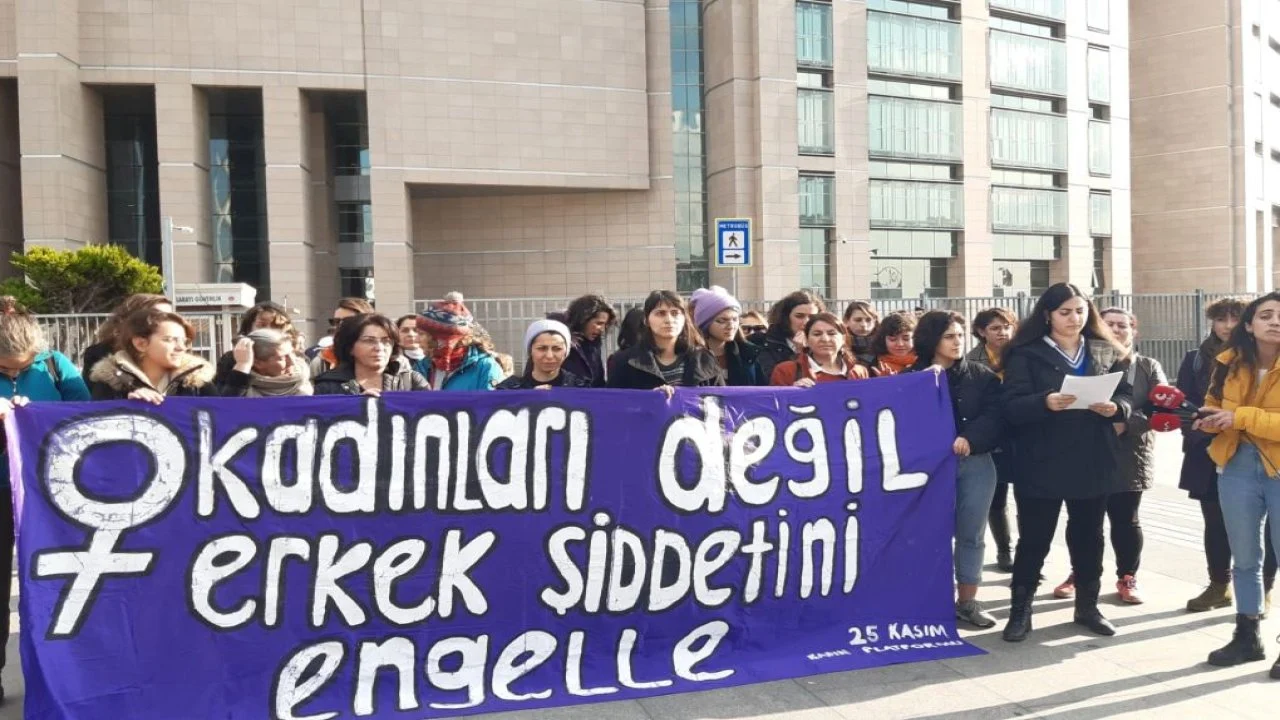Diğer İllerde Serbest Olan Kadın Yürüyüşü Diyarbakır’da Yasak!