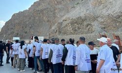 Hakkari'de Kayyıma Karşı Büyük Miting