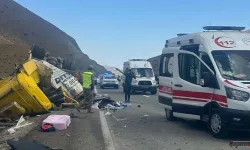 Erzincan'da Trafik Kazası: 4 Ölü, 2 Yaralı