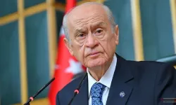 Bahçeli'den TBMM'deki Tokalaşma Tartışmalarına Yanıt: "Cumhurbaşkanı'nın Çağrısına Adım Atmak Görevim"