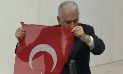 Binali Yıldırım İstiklal Marşını Bakarak Okudu Yanlış Okudu