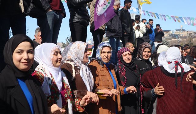 Dem Parti Erciş'te Kadın Seçim Bürosunu Açtı