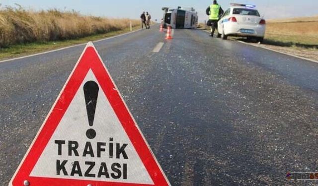 Van Erciş'te İki Araç Çarpıştı: 14 Yaralı