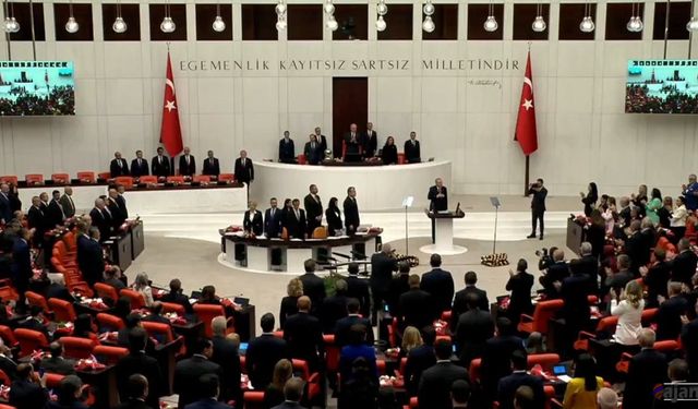 CHP'de Erdoğan'ı Ayakta Karşılama Krizi: DEM Parti Tavır Koydu