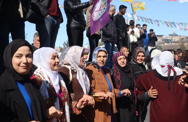 Dem Parti Erciş 'te Kadın Seçim Bürosunu Açtı