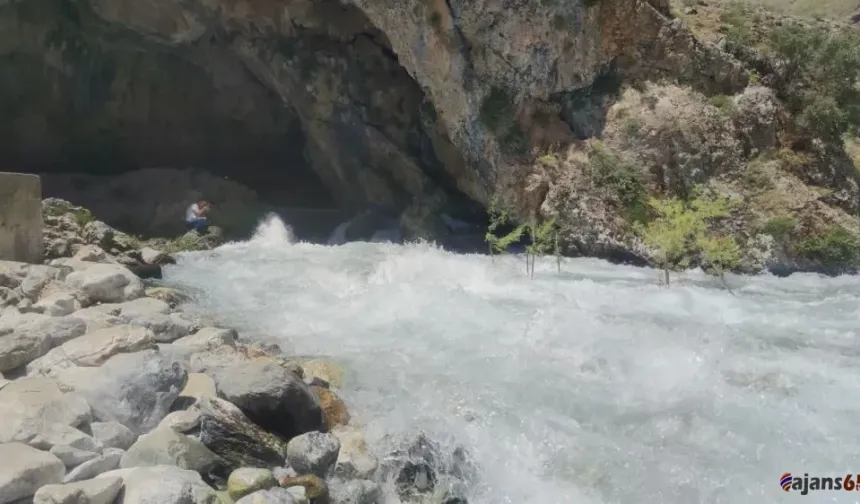 Bahçesaray'ın Doğal Güzellikleri Ziyaretçileri Büyülüyor