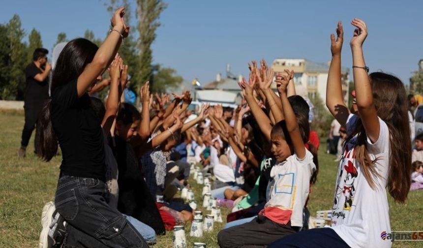 WAN - Çocuk Şenliği Coşkusu Wan'da Ailelerden Tam Not Aldı