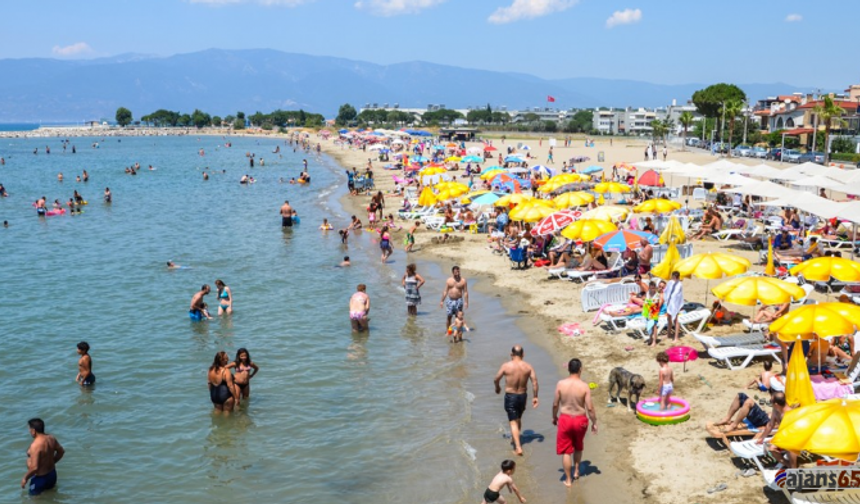 Van'da Sonbahar Turizmi: Edremit Sahilleri İlgi Görüyor